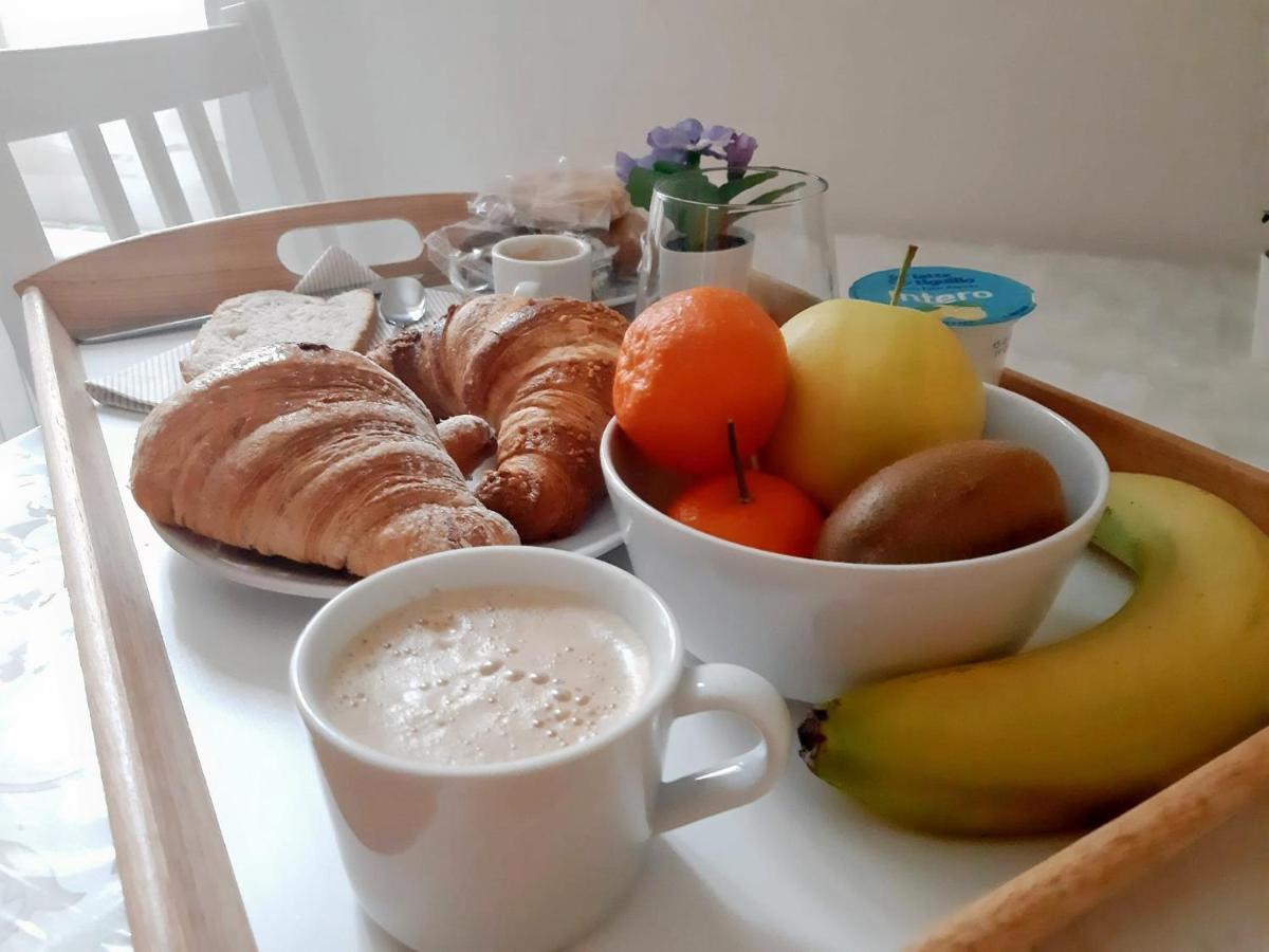 A Due Passi Da Bed & Breakfast Genoa Exterior photo