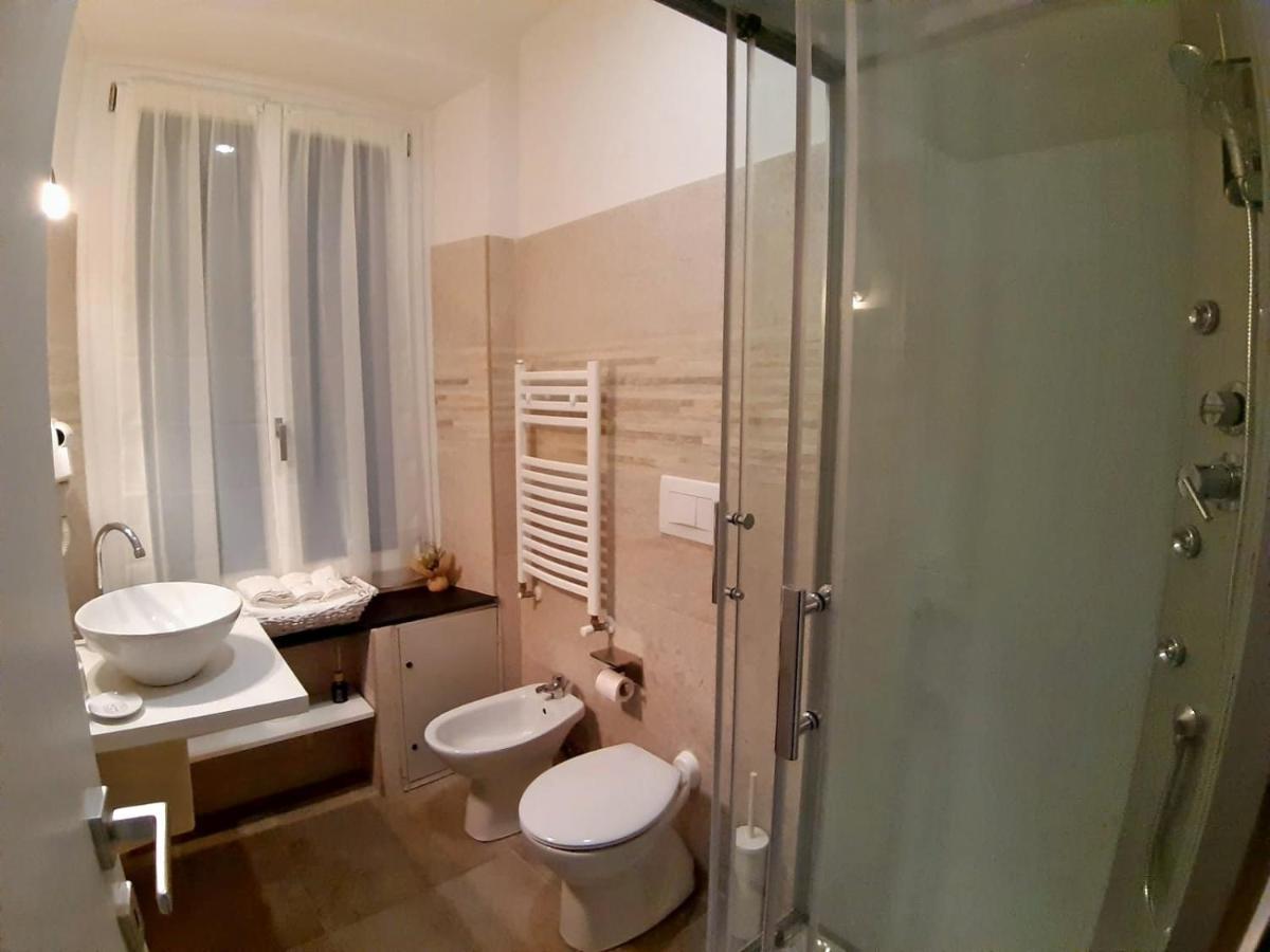 A Due Passi Da Bed & Breakfast Genoa Exterior photo