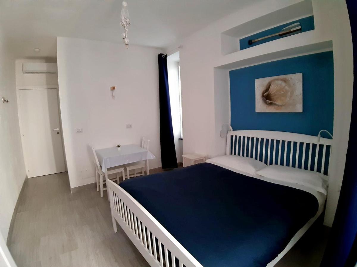 A Due Passi Da Bed & Breakfast Genoa Exterior photo